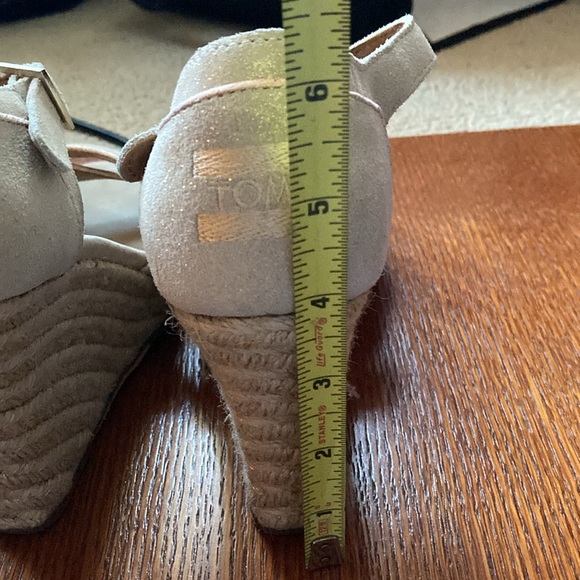 TOMS SHIMMER SINENNA GOLD WITH PINK TRIM Espadrille Sandal Wedges size 7.5 W - Picture 6 of 10